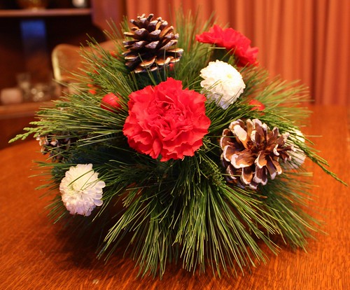 holiday-flower-arrangement