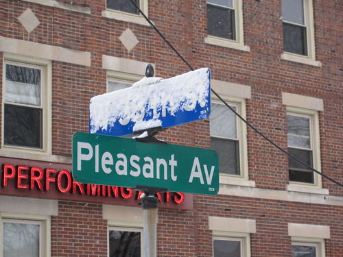 Pleasant Ave S at 38th St W