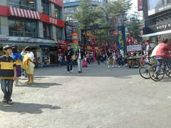 Crowd on the streets at Ximending