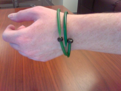 needle bracelet from gekko