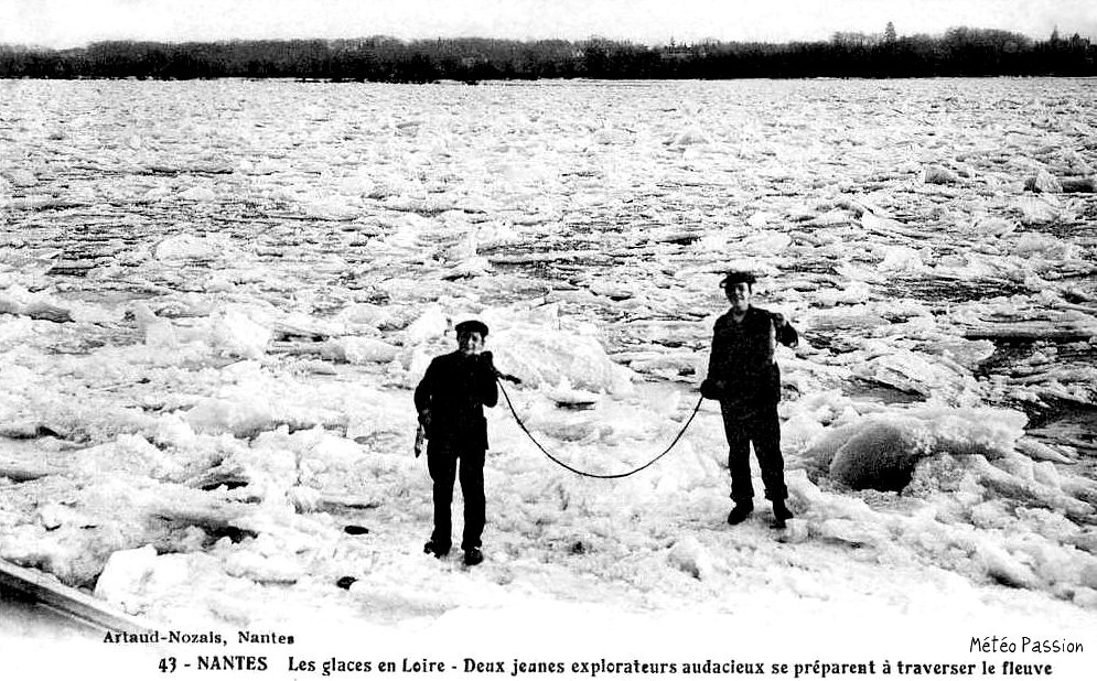 traversée sur les glaces de la Loire gelée à Nantes en janvier 1914
