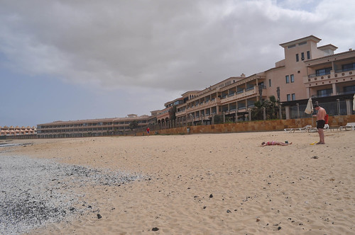 Vista exterior del Hotel esde la playa