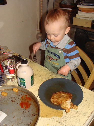 Independent play in syrup