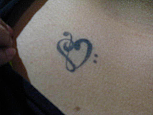 heart tattoos for girls on foot. heart tattoos for girls on foot. pricillas heart (solyluna200)