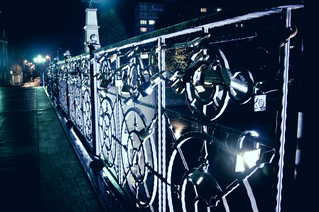 : Night bridge