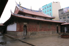 Lu-Kang Longshan Temple