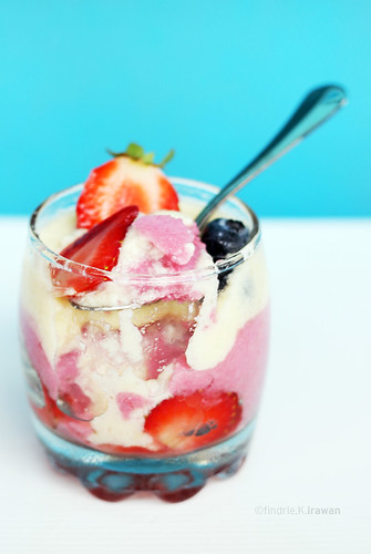 Strawberry Mousse Pudding with Vanilla Fla
