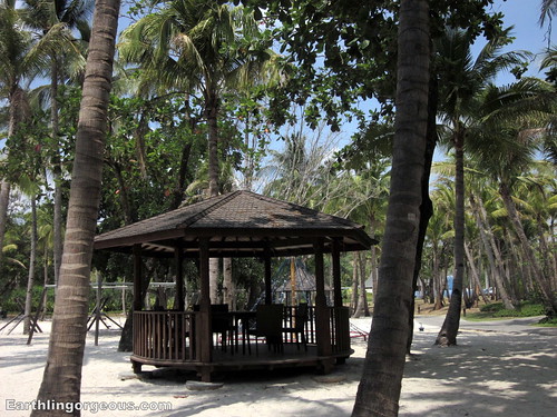anvaya cove beach facilities and amenities