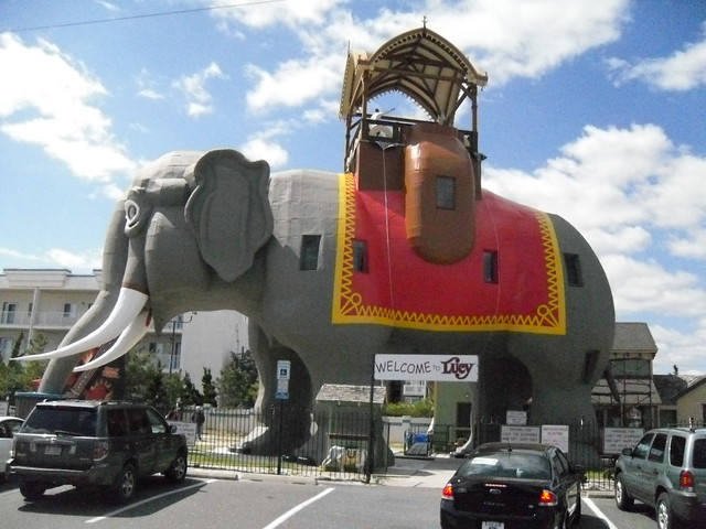 Lucy the Elephant - Margate, <a href="page.asp?n=1437">New Jersey</a>