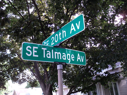 SE Talmage Ave & SE 20th Ave
