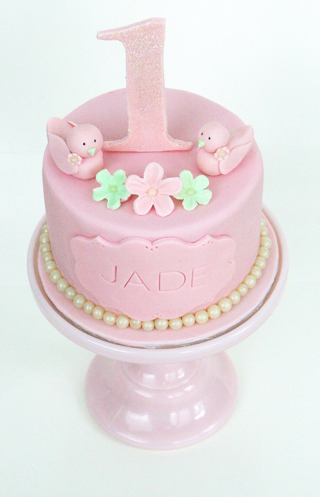 Labels: 1st Birthday cake, girls