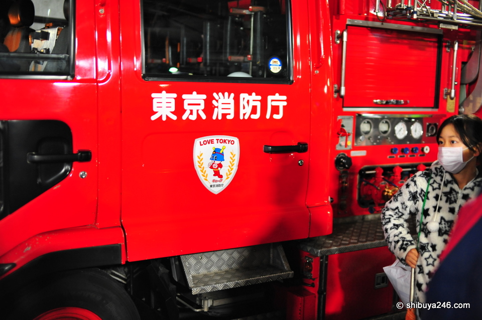 The Love Tokyo sticker on this fire truck looks great.