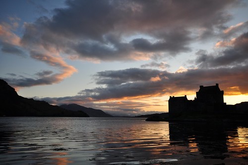 Eilean Donan castle at sunset