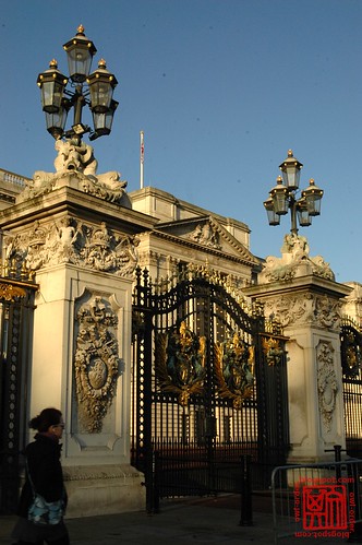 Gate, Buckingham Palace