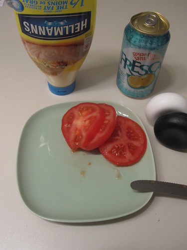 Tomato sandwich