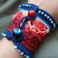 BC5.2010 Cuff Crochet Freeform