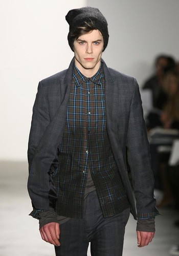 Jeremy Young3199_FW10_NY_Richard Chai_HQ(coutorture com)
