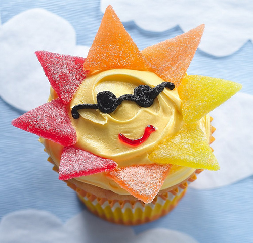 yellow sun cupcake