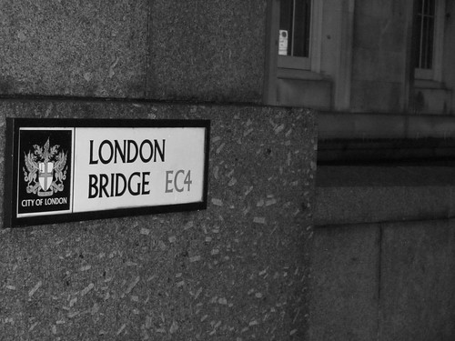London Bridge sign v2
