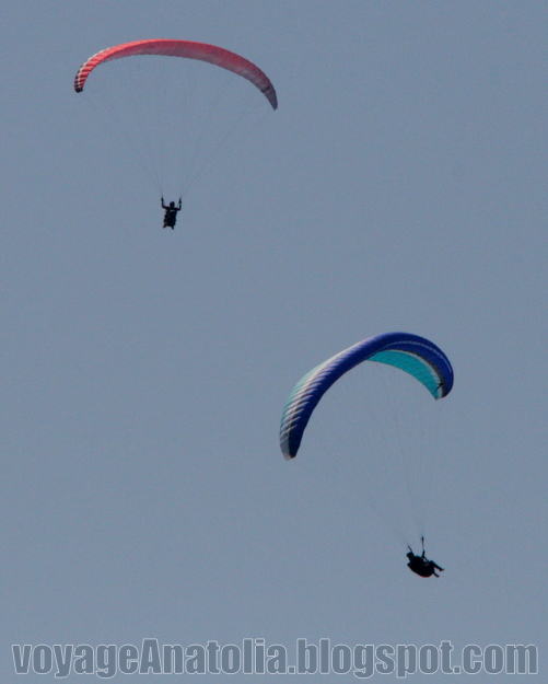 Paragliders at Fethiye by voyageAnatolia.blogspot.com