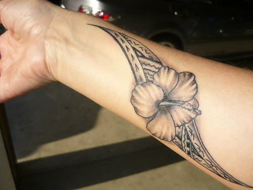 shell tattoo. wrist turtle shell tattoo