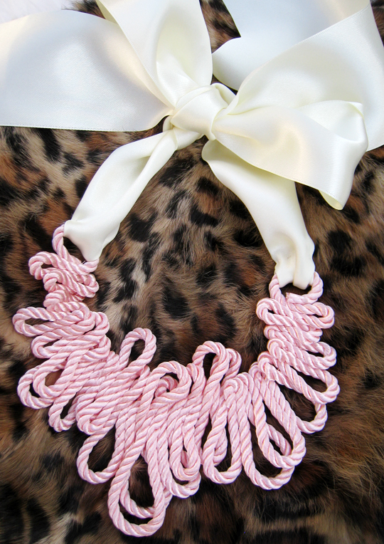 Rope Necklace-Leopard Background
