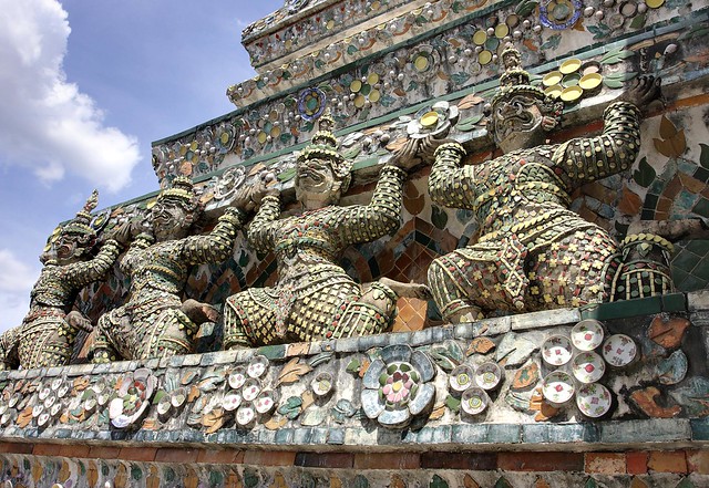 _mg_0719 - Wat Arun Pagoda Guardians - Enfused