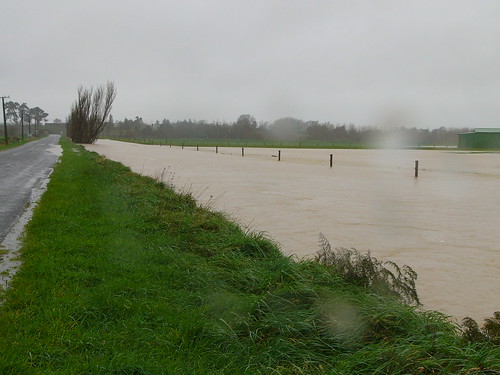 20100906p Flooding at Koputaroa