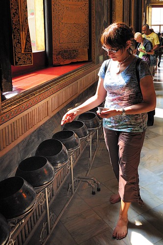 Satya at the Wat Pho