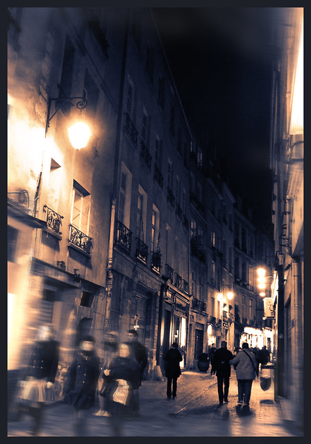 Night View, Rue des Rosiers