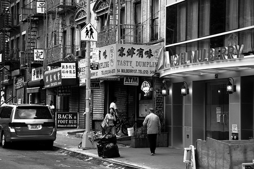 The Mulberry Street Ep. Well, there are no power failures or Cold War paranoia here, just a street scene from Mulberry Street in Manhattan#39;s Chinatown. Taken near the corner of
