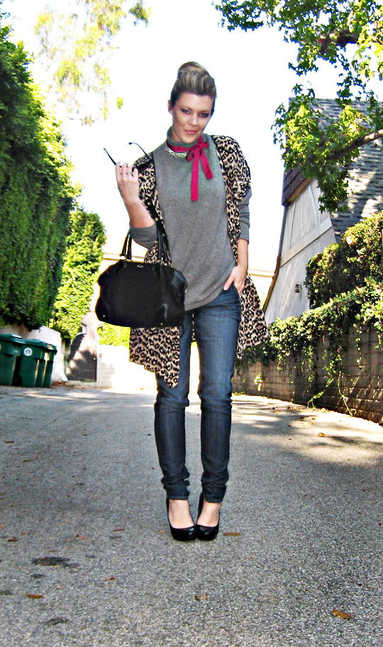 LA style+street style+leopard dress coat over jeans and a sweater+sharp