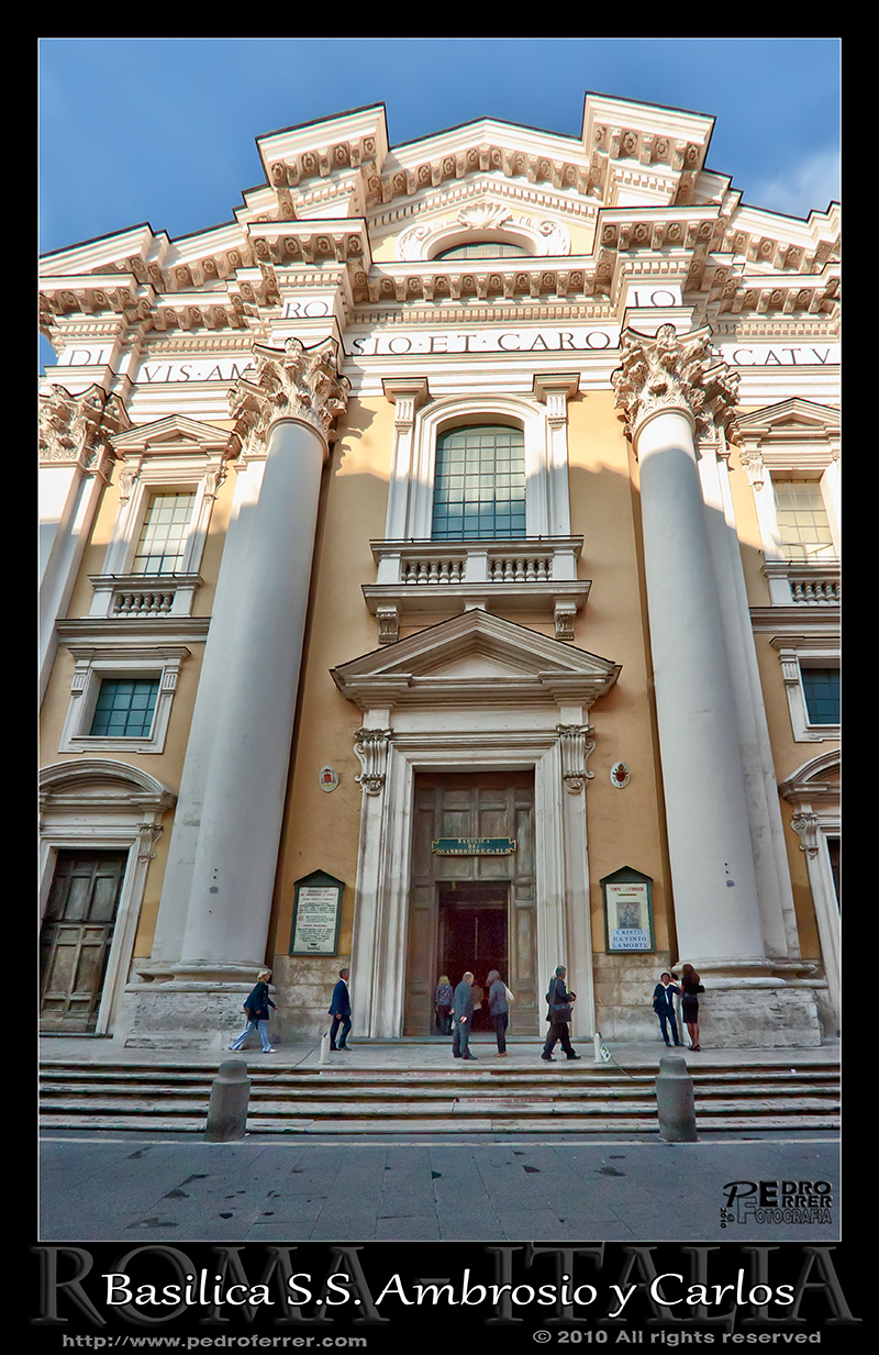 Roma- Basilica Santi Ambrogio e Carlo al Corso - fachada