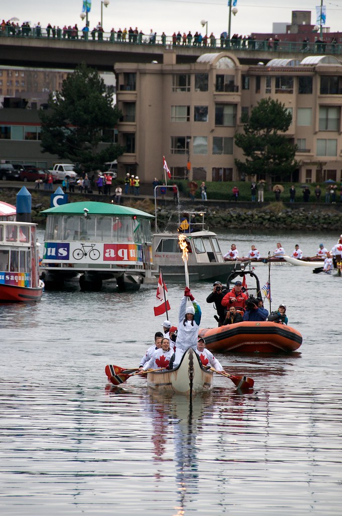Traditional Canoe Arrives with Torch at Yaletown