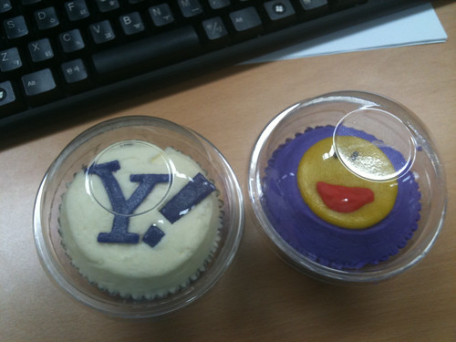 Cup cake for Happy 15th Birthday Yahoo!
