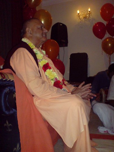 H H Krishna Das Swami -0008 por ISKCON desire tree.