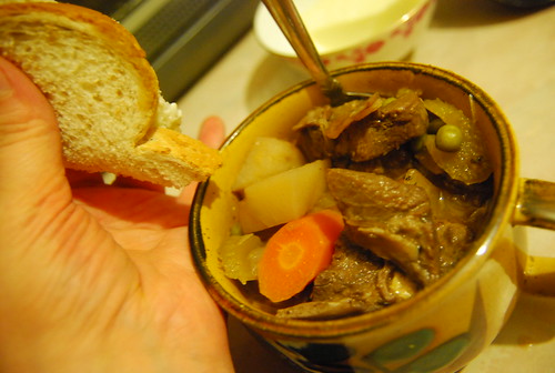 Lamb stew with bread