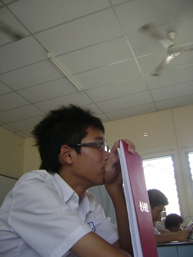 In Physic Lab by GenYong.