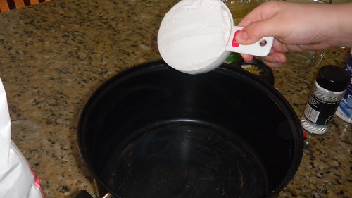 Dedicated non-stick pot for play dough
