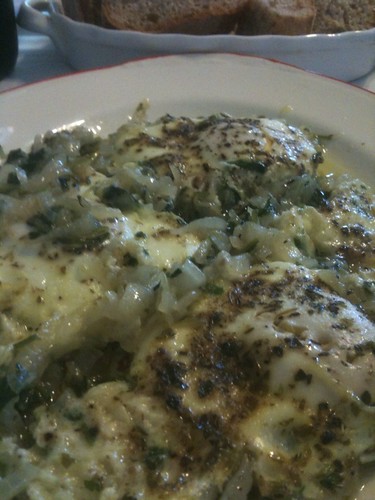 Recipe: Uovo Rotto al Aqua con Cipolla e Prezzemolo or Poached Eggs with Onion and Parsley