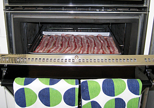 cooking bacon in the oven - 2