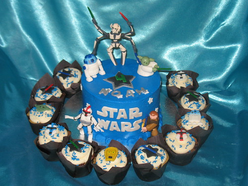 star wars cake designs. Star Wars cake/cupcake combo #