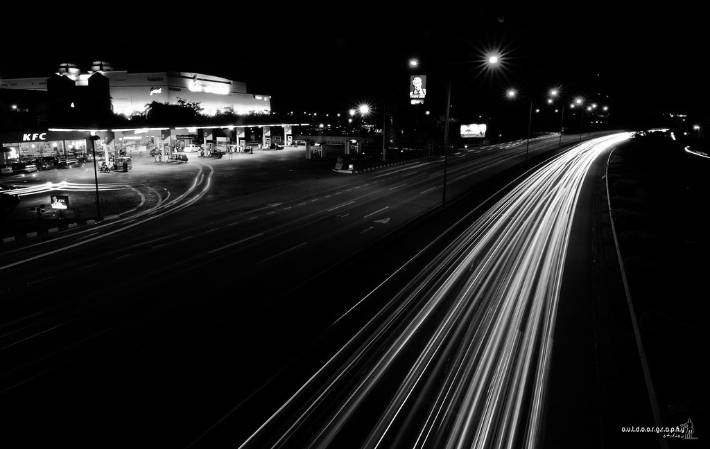Night Life | B&W (by Sir Mart Outdoorgraphy™)