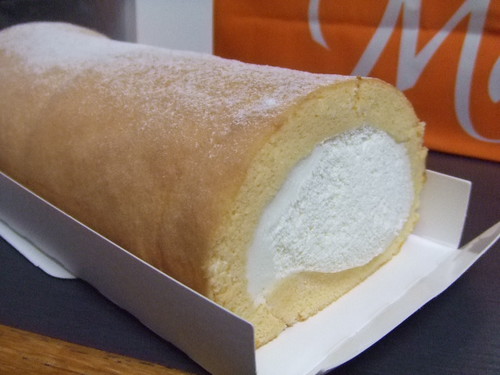 堂島ロール、広島は三越で取り扱い ふわふわ人気のロールケーキ