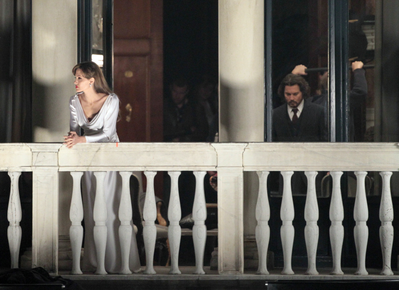 Johnny Depp and Angelina Jolie The Tourist balcony