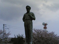 Douglas MacArthur statue