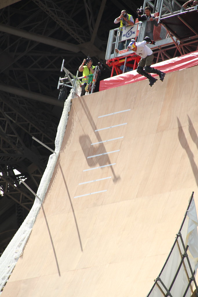 Taig Khris jumps Eiffel Tower Extreme sport