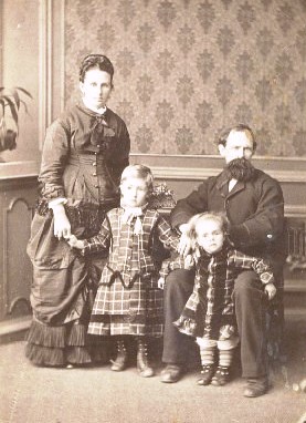 Charles Henry Webster y familia.