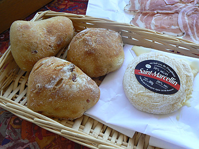 saint marcellin, pains aux lardons.jpg