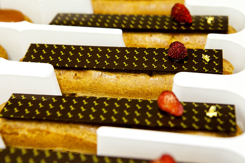The new eclair flavor: Bourbon vanilla with wild strawberries; all ready to be shipped